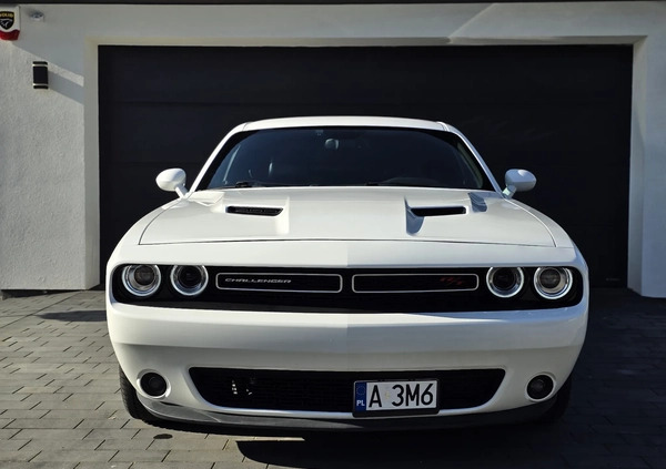 Dodge Challenger cena 117500 przebieg: 112000, rok produkcji 2016 z Warszawa małe 37